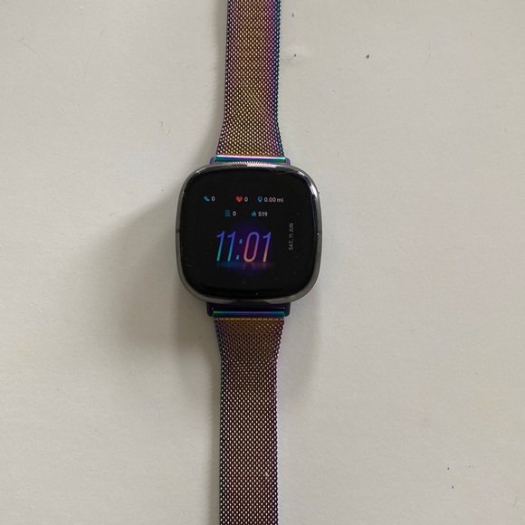 Fitbit Sense - Picture 1 of 3